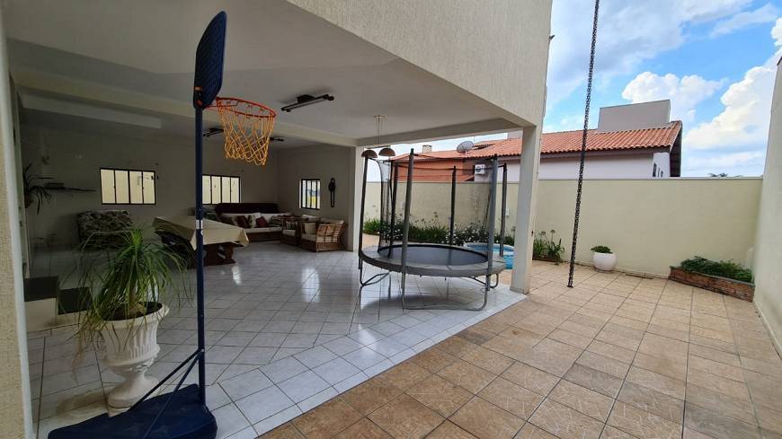 Casa de Condomínio para alugar com 3 quartos, 360m² - Foto 6