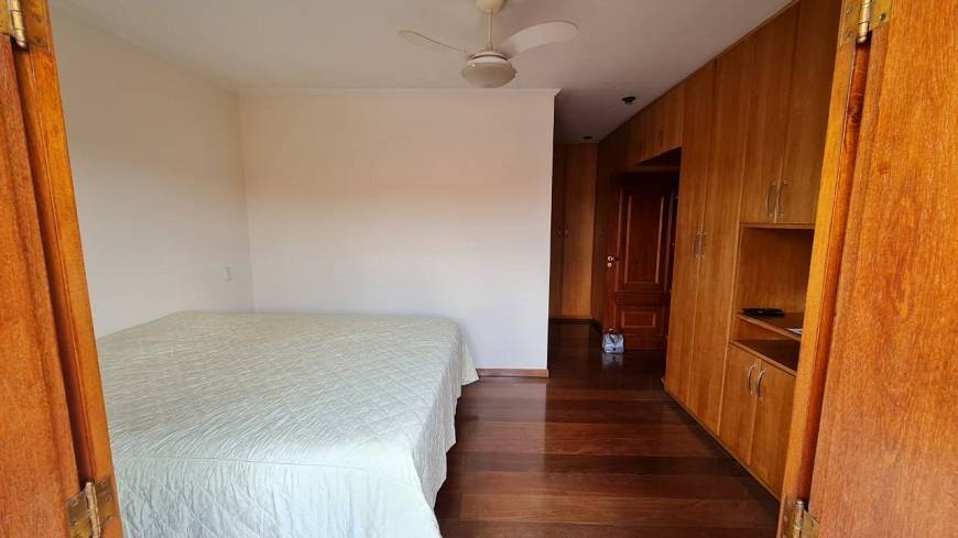 Casa de Condomínio para alugar com 3 quartos, 360m² - Foto 10