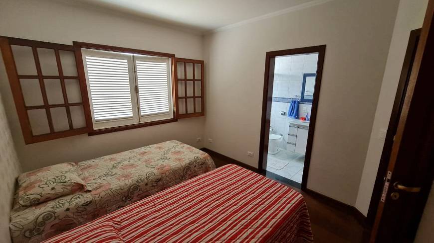 Casa de Condomínio para alugar com 3 quartos, 360m² - Foto 16