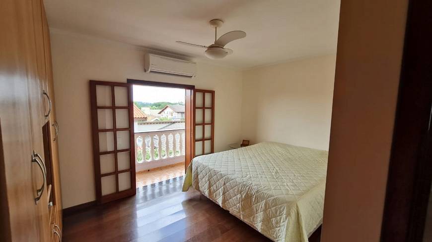 Casa de Condomínio para alugar com 3 quartos, 360m² - Foto 12