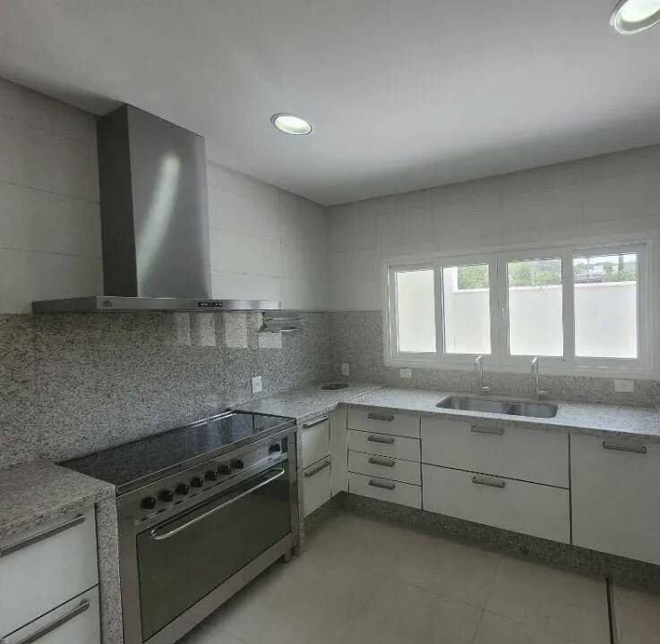 Casa de Condomínio para alugar com 3 quartos, 250m² - Foto 5