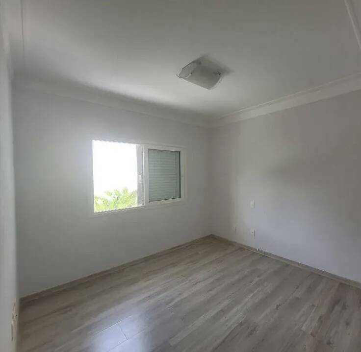 Casa de Condomínio para alugar com 3 quartos, 250m² - Foto 12