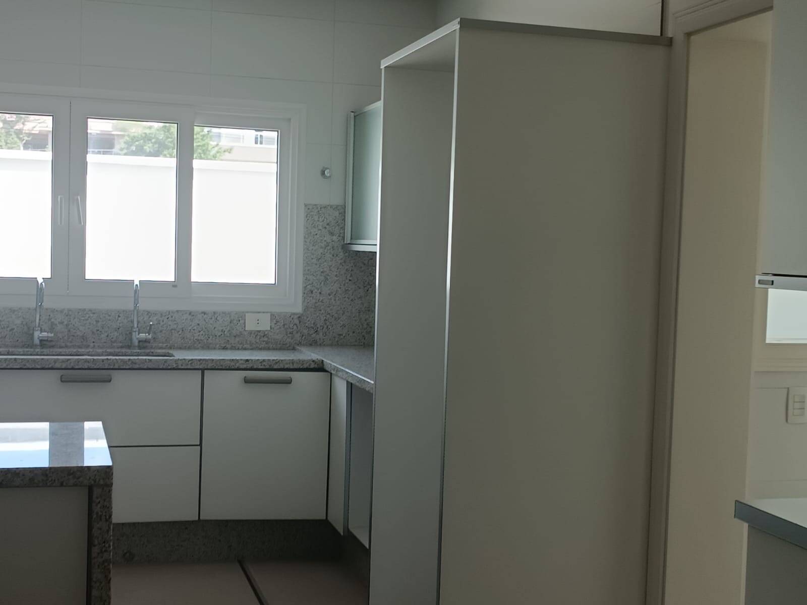 Casa de Condomínio para alugar com 3 quartos, 250m² - Foto 10