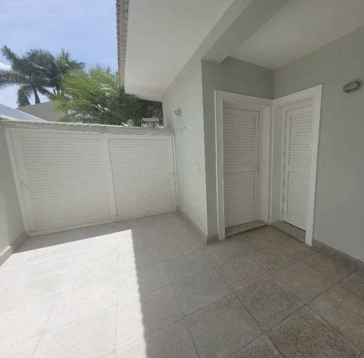 Casa de Condomínio para alugar com 3 quartos, 250m² - Foto 21