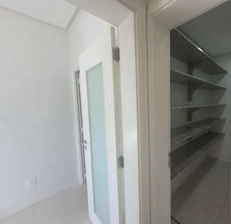 Casa de Condomínio para alugar com 3 quartos, 250m² - Foto 42