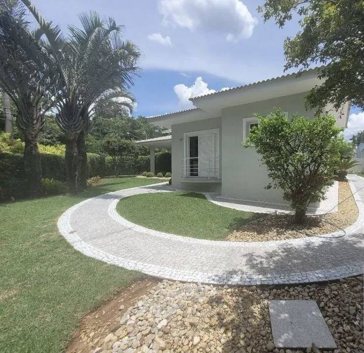 Casa de Condomínio para alugar com 3 quartos, 250m² - Foto 47