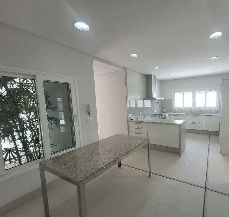 Casa de Condomínio para alugar com 3 quartos, 250m² - Foto 56