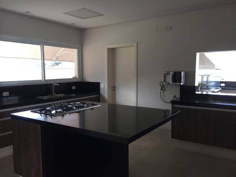 Casa de Condomínio para alugar com 3 quartos, 400m² - Foto 13