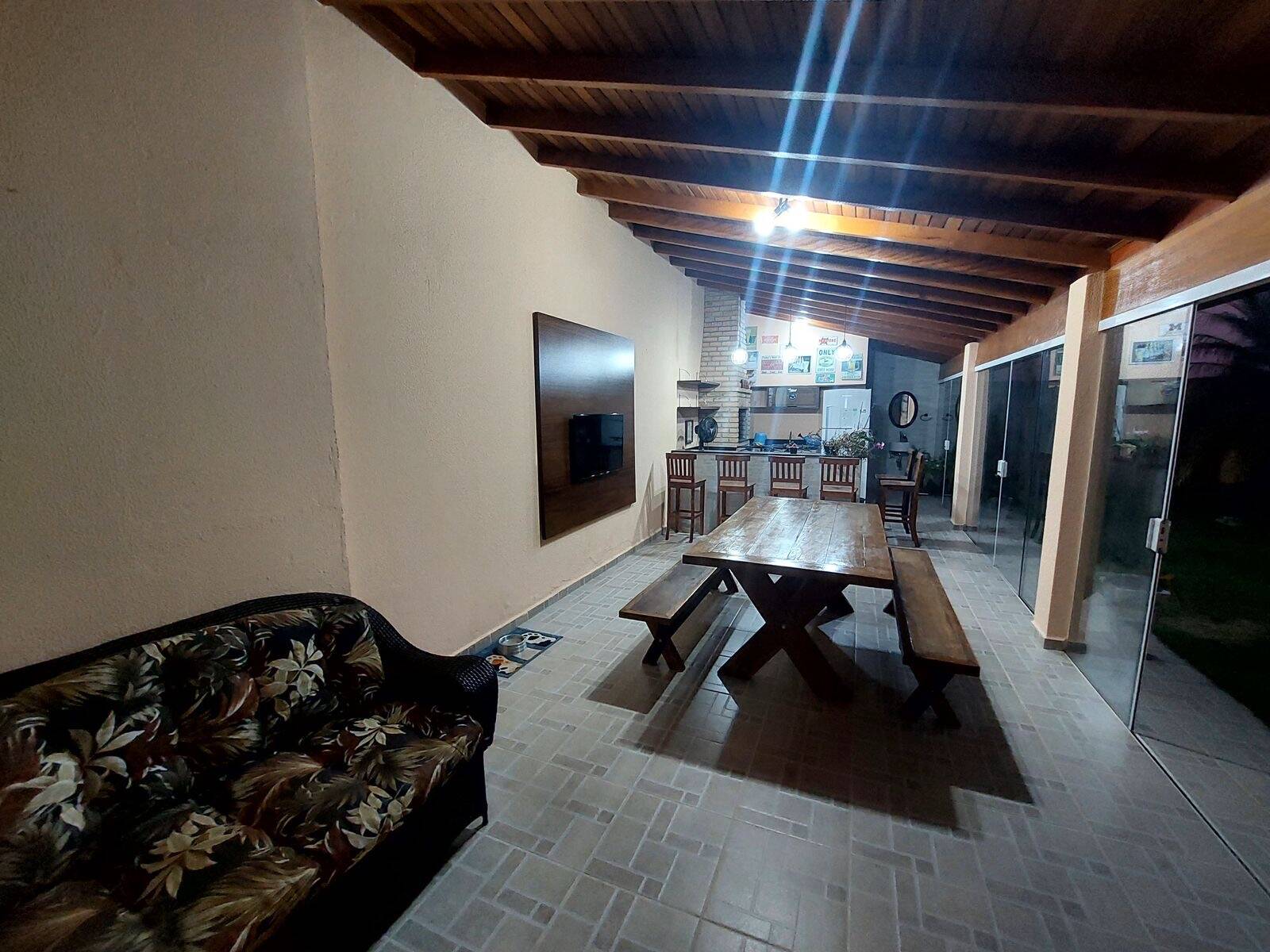 Casa de Condomínio à venda com 3 quartos, 200m² - Foto 2