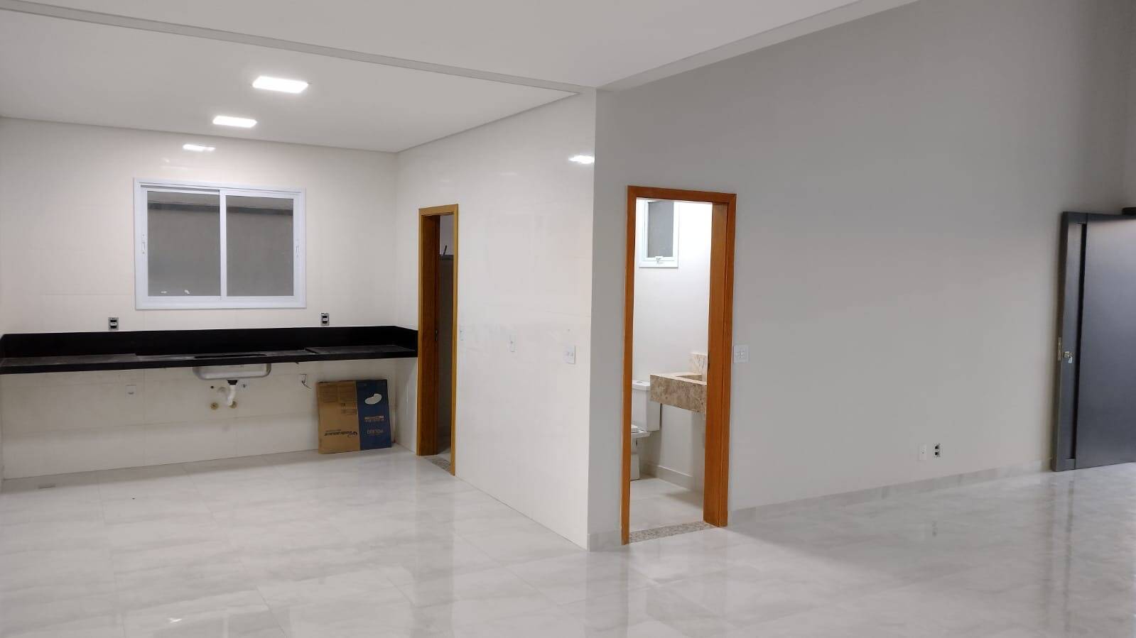 Casa de Condomínio à venda com 3 quartos, 250m² - Foto 17