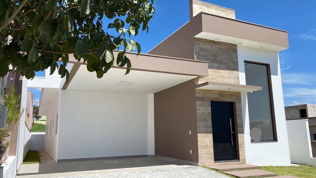 Casa à venda com 3 quartos, 300m² - Foto 1