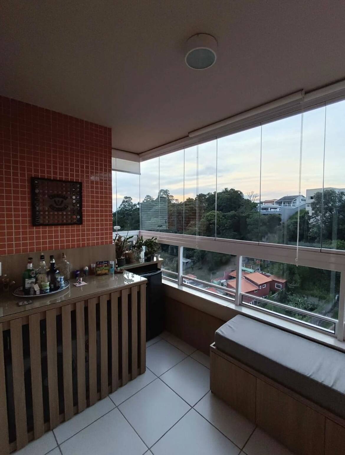 Apartamento à venda com 2 quartos, 77m² - Foto 3