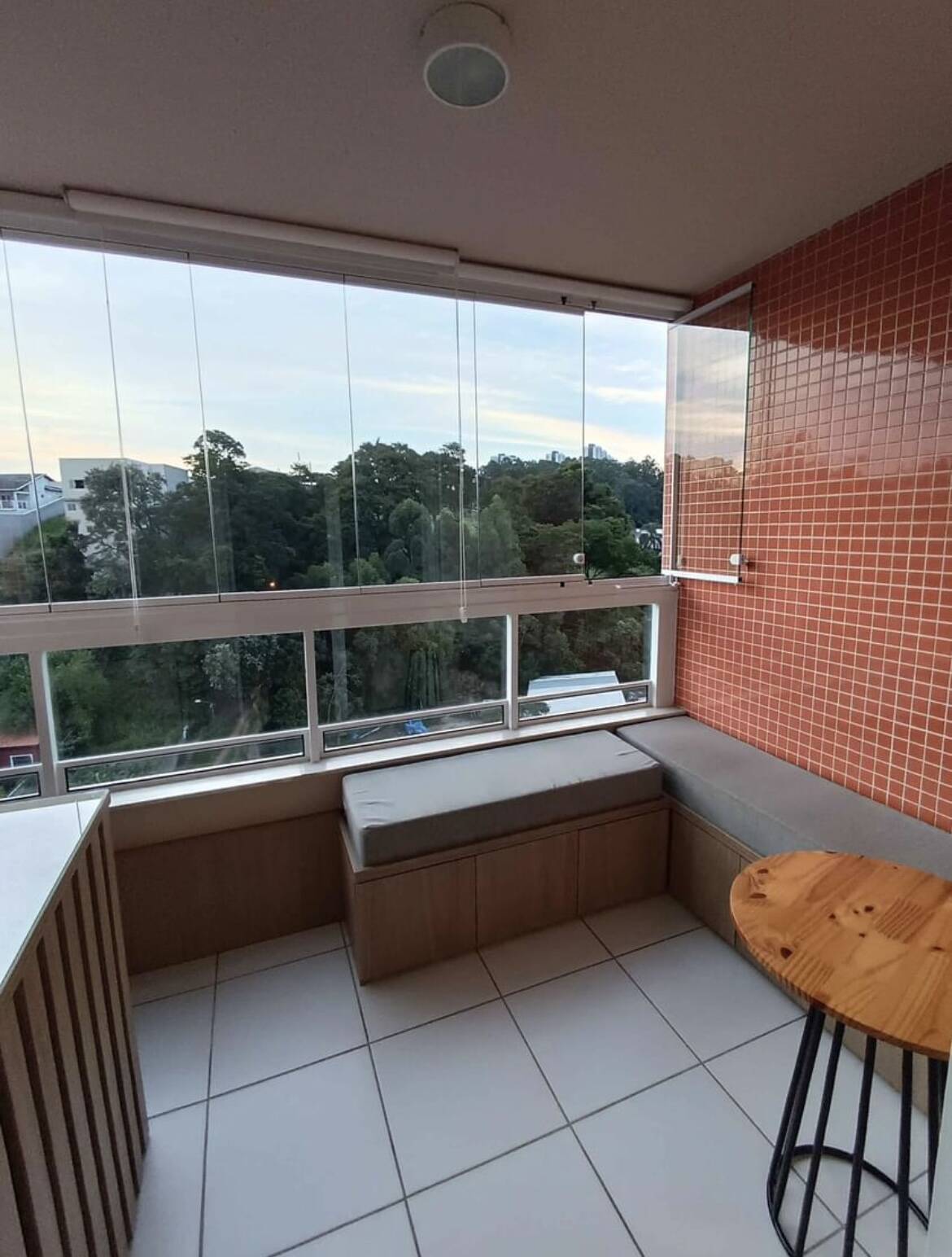 Apartamento à venda com 2 quartos, 77m² - Foto 4