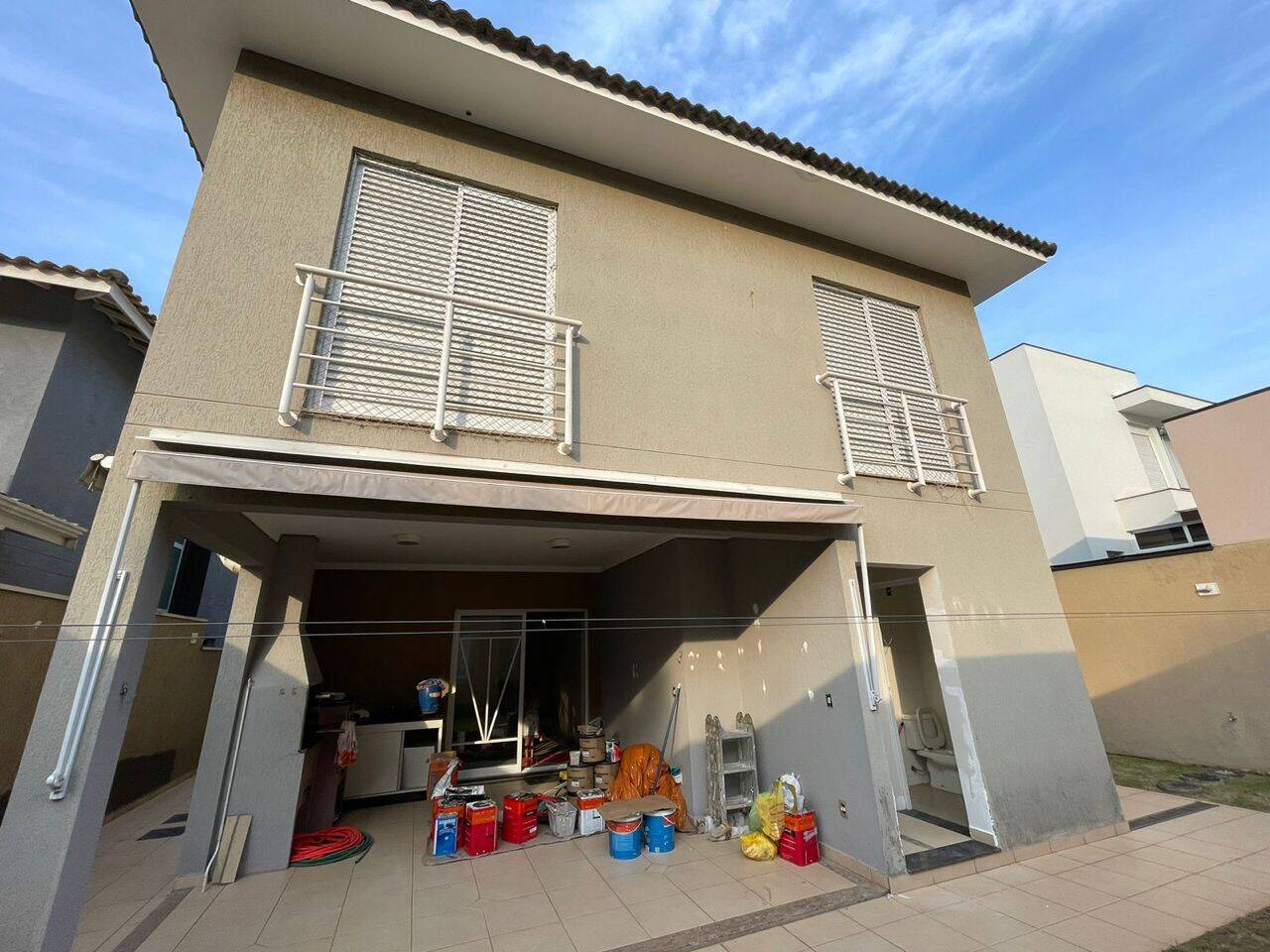 Casa de Condomínio para alugar com 3 quartos, 300m² - Foto 4