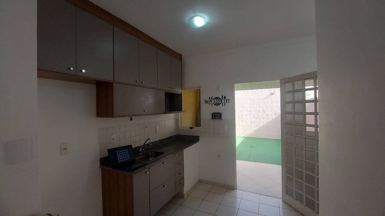 Casa de Condomínio para alugar com 2 quartos, 80m² - Foto 4