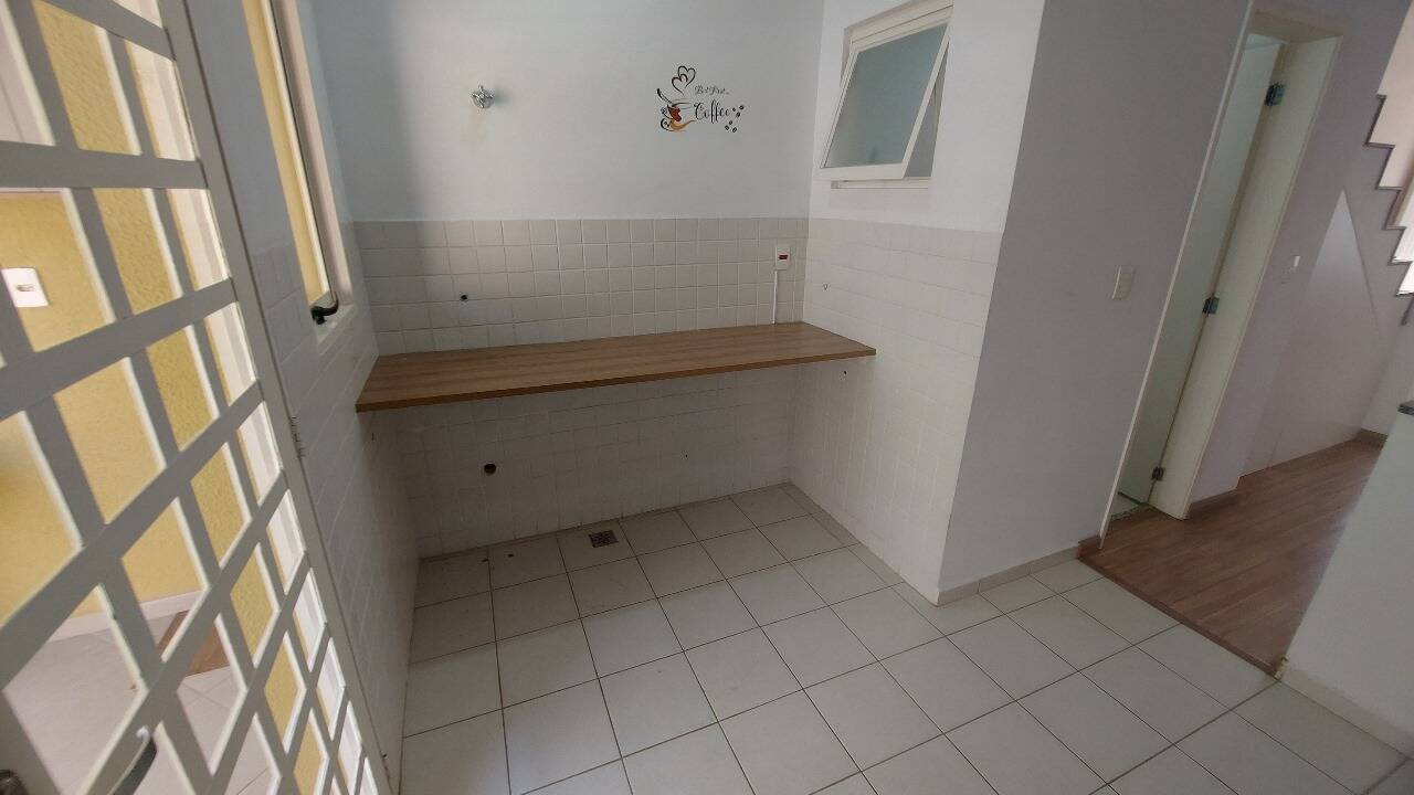 Casa de Condomínio para alugar com 2 quartos, 80m² - Foto 8