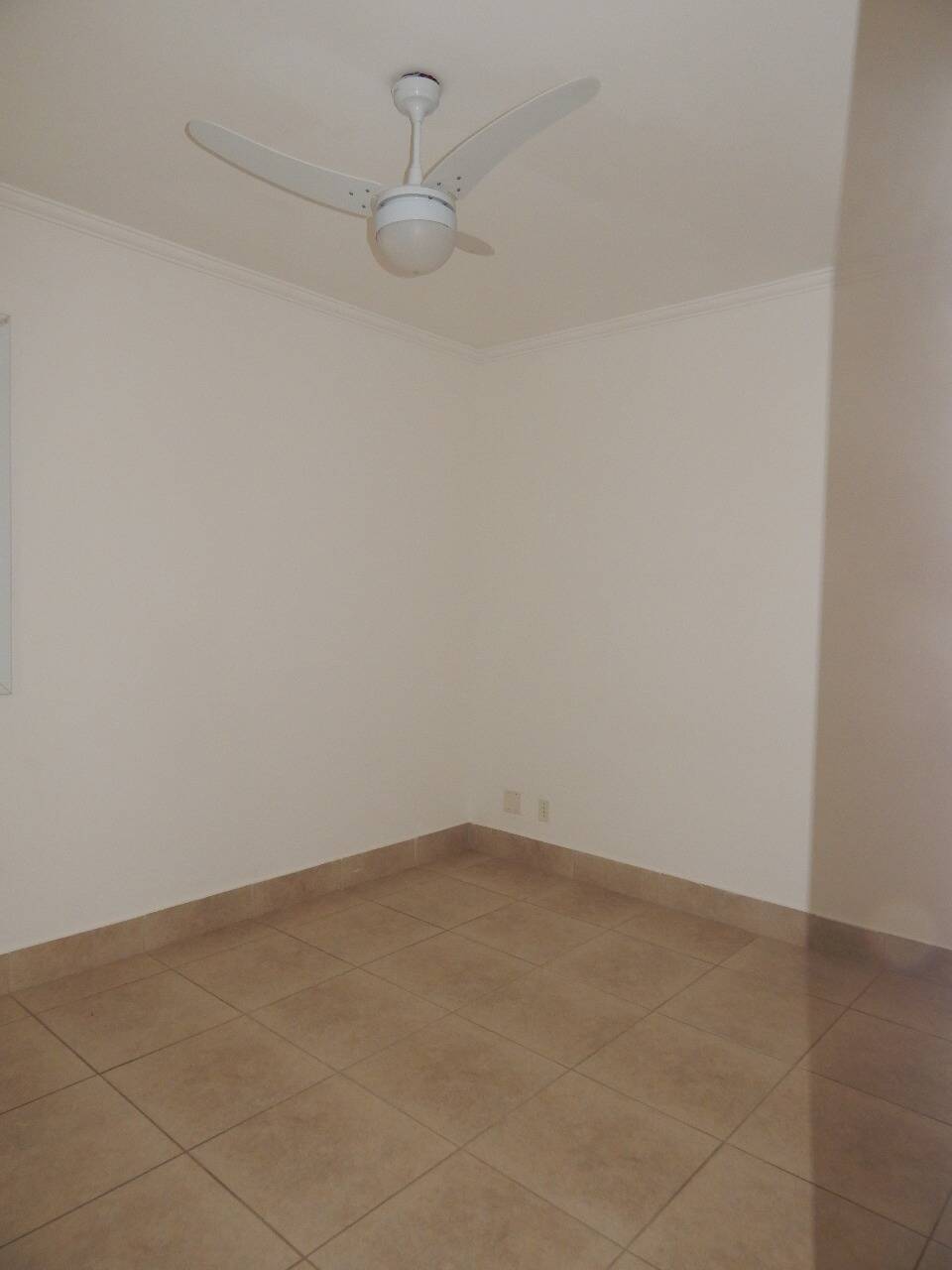 Casa de Condomínio à venda com 3 quartos, 120m² - Foto 2