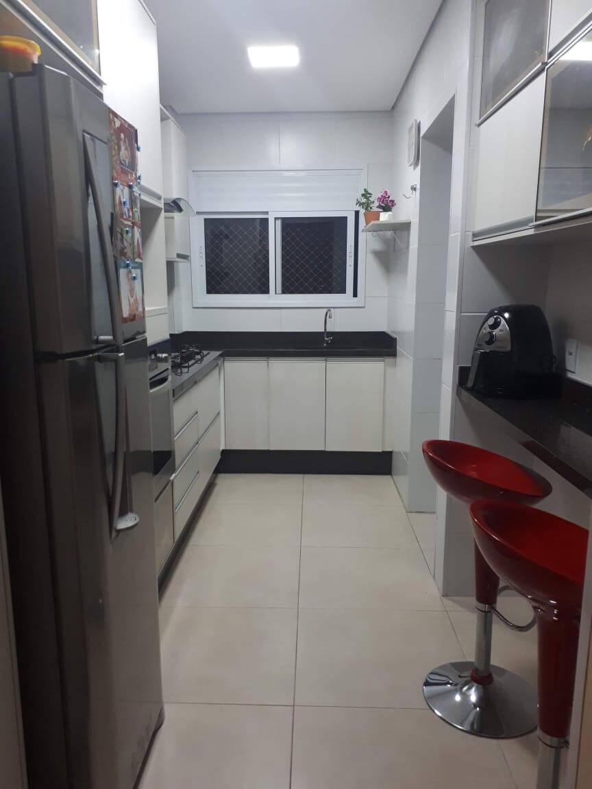 Apartamento para alugar com 3 quartos, 80m² - Foto 1