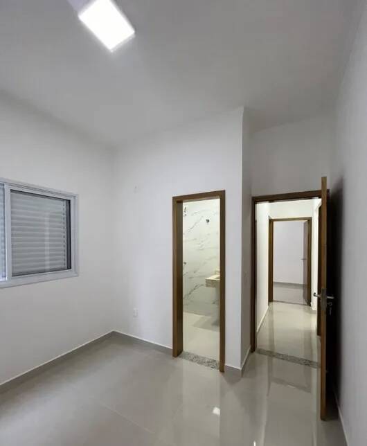 Casa à venda com 3 quartos, 151m² - Foto 2