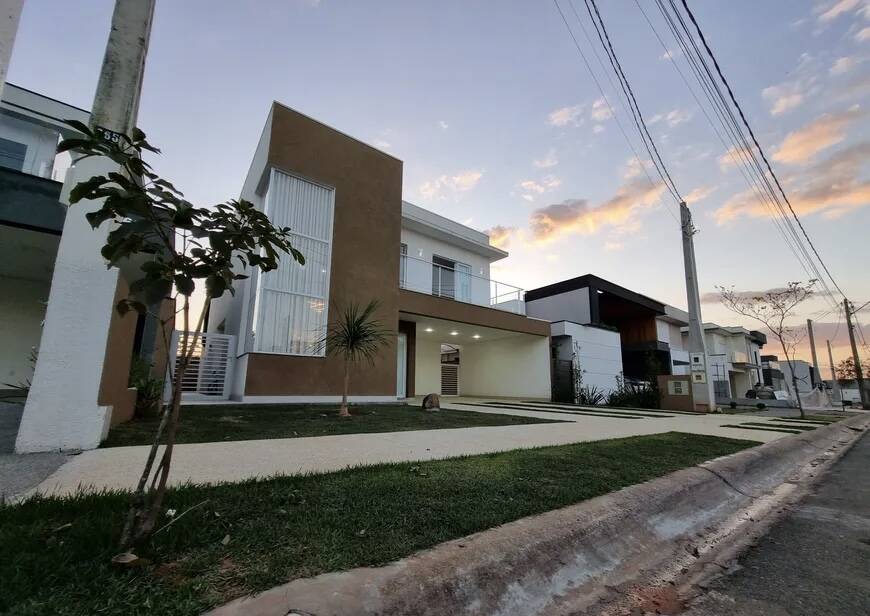 Casa de Condomínio à venda com 4 quartos, 235m² - Foto 9