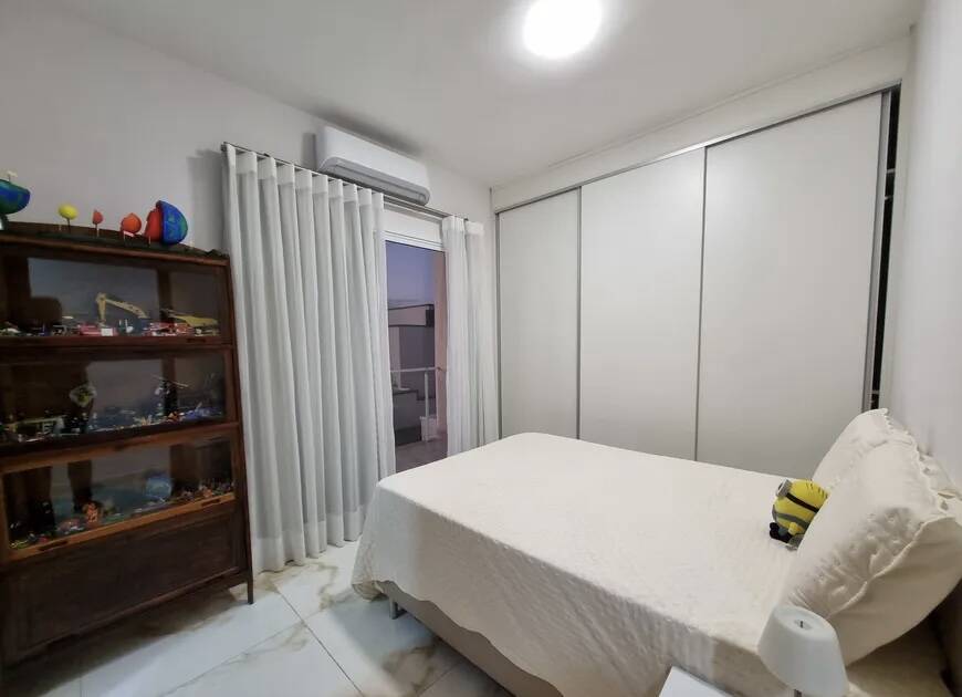 Casa de Condomínio à venda com 4 quartos, 235m² - Foto 32