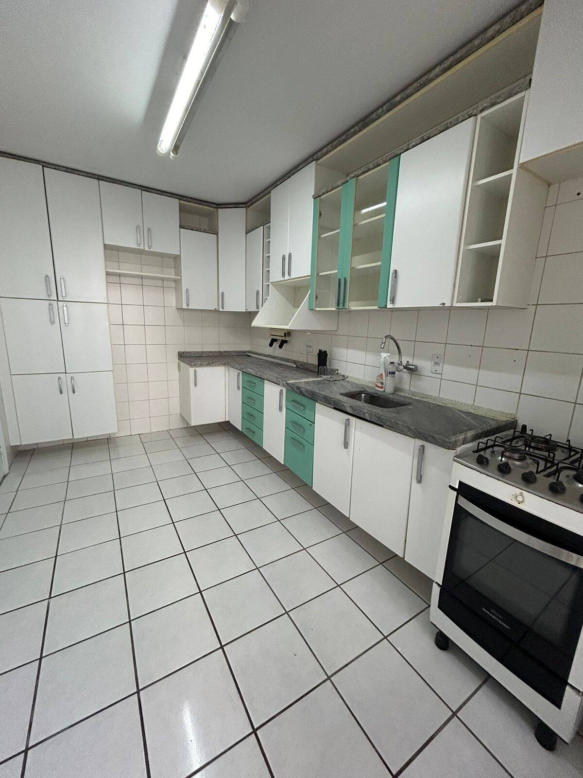 Apartamento para alugar com 2 quartos, 58m² - Foto 3