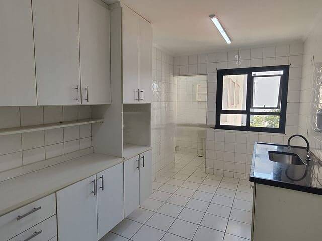 Apartamento à venda e aluguel com 3 quartos, 100m² - Foto 13