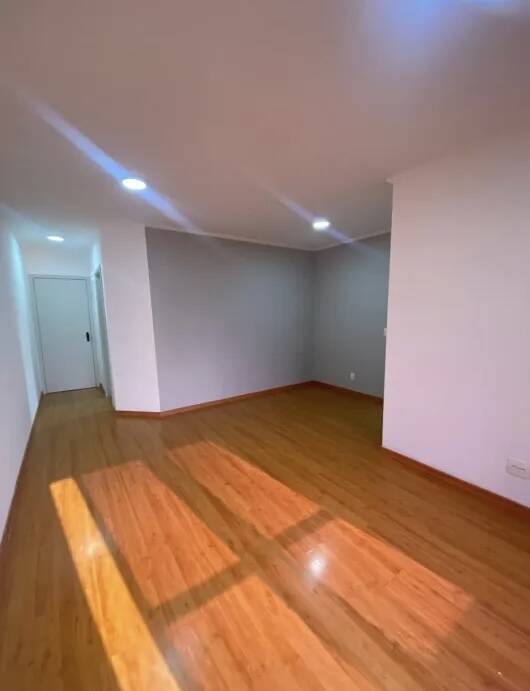 Apartamento para alugar com 3 quartos, 75m² - Foto 3