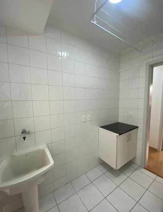 Apartamento para alugar com 3 quartos, 75m² - Foto 2