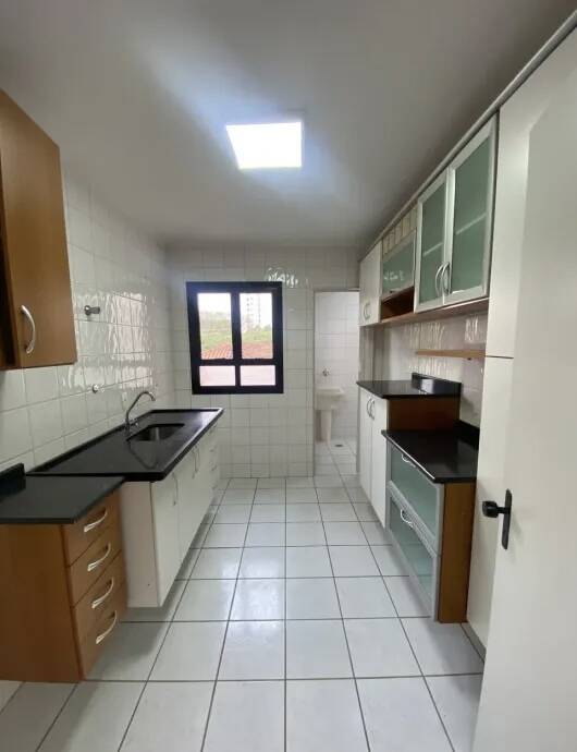 Apartamento para alugar com 3 quartos, 75m² - Foto 11