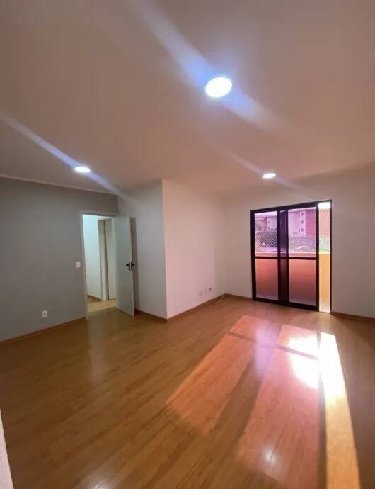 Apartamento para alugar com 3 quartos, 75m² - Foto 14