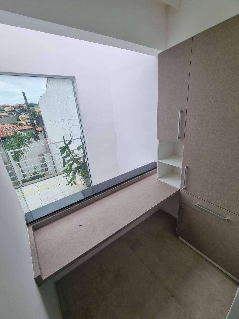 Casa para alugar com 4 quartos, 550m² - Foto 4