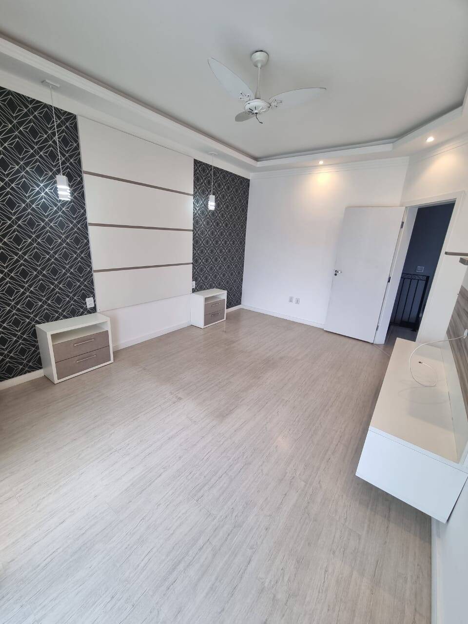 Casa para alugar com 4 quartos, 550m² - Foto 12