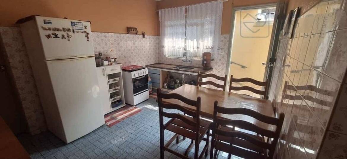 Casa à venda com 2 quartos, 70m² - Foto 11