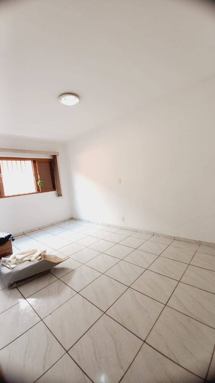 Apartamento para alugar com 3 quartos, 170m² - Foto 18