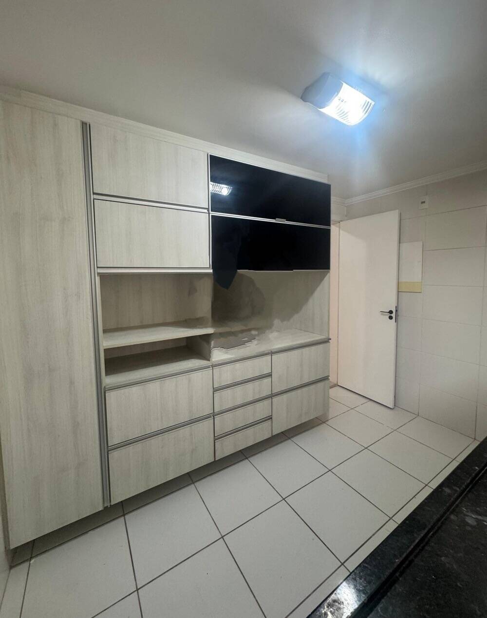 Apartamento para alugar com 3 quartos, 120m² - Foto 2