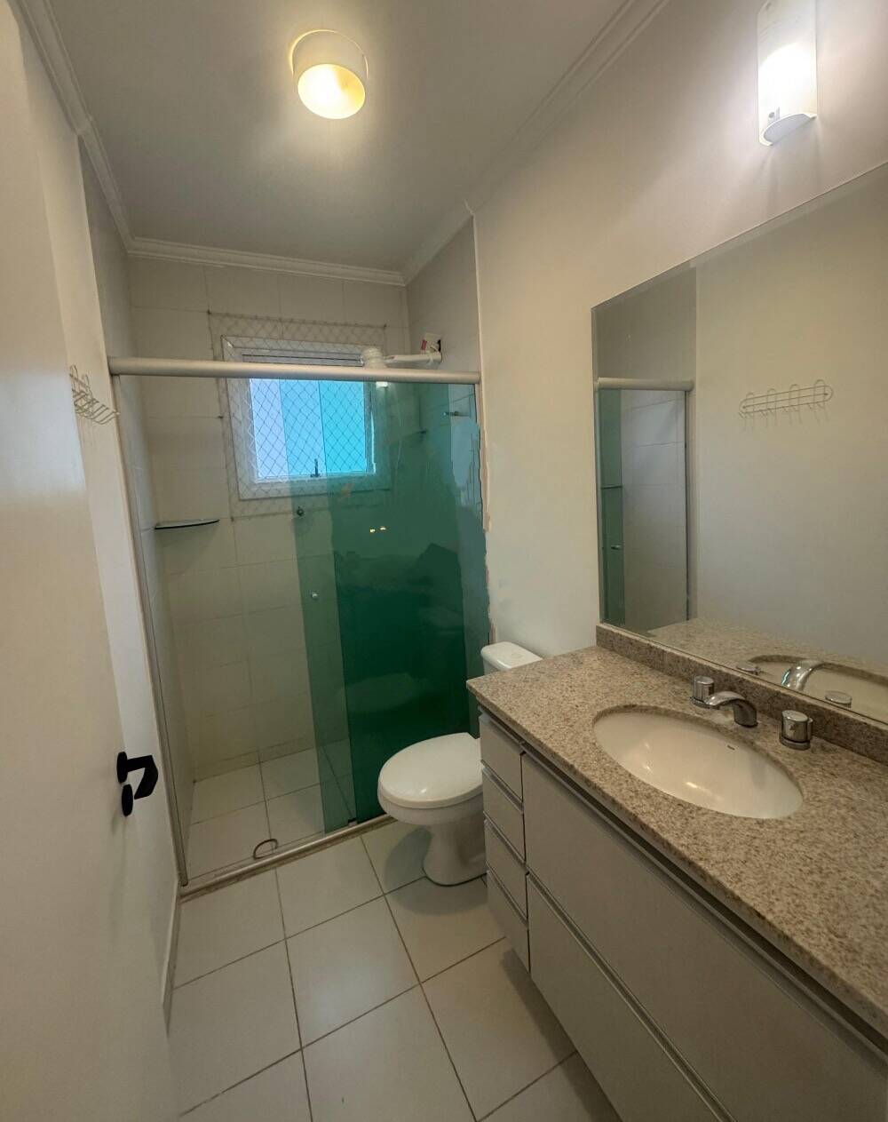 Apartamento para alugar com 3 quartos, 120m² - Foto 16