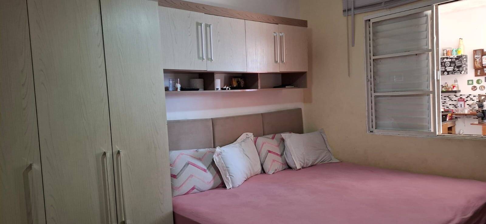 Casa à venda com 3 quartos, 201m² - Foto 2