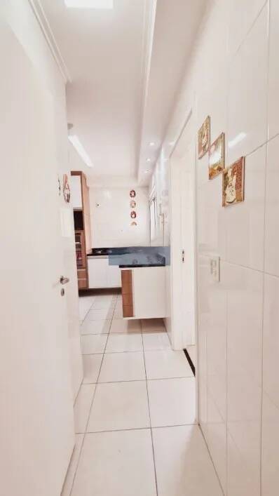 Apartamento para alugar com 3 quartos, 163m² - Foto 9