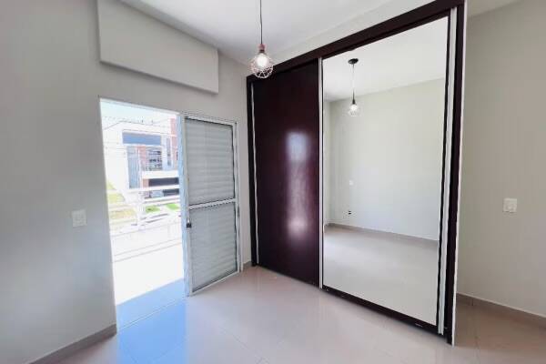 Casa de Condomínio para alugar com 3 quartos, 150m² - Foto 3