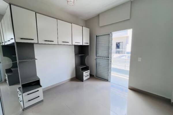 Casa de Condomínio para alugar com 3 quartos, 150m² - Foto 11