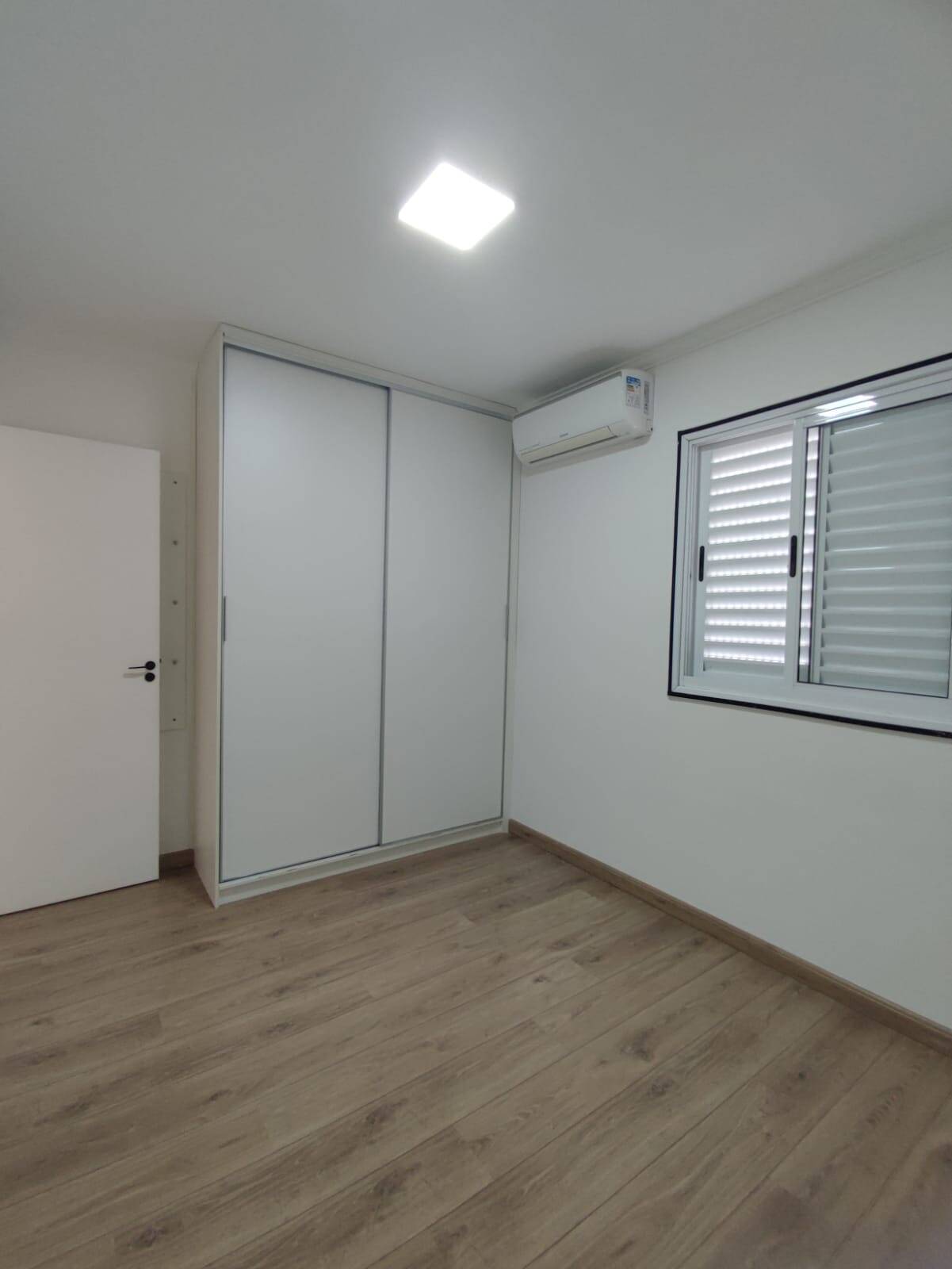 Casa de Condomínio para alugar com 4 quartos, 220m² - Foto 12