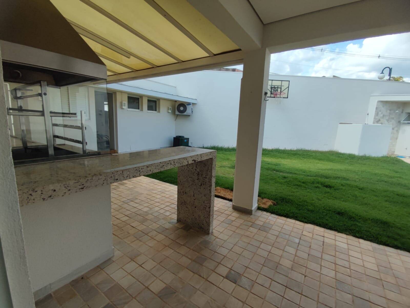 Casa de Condomínio para alugar com 4 quartos, 220m² - Foto 15