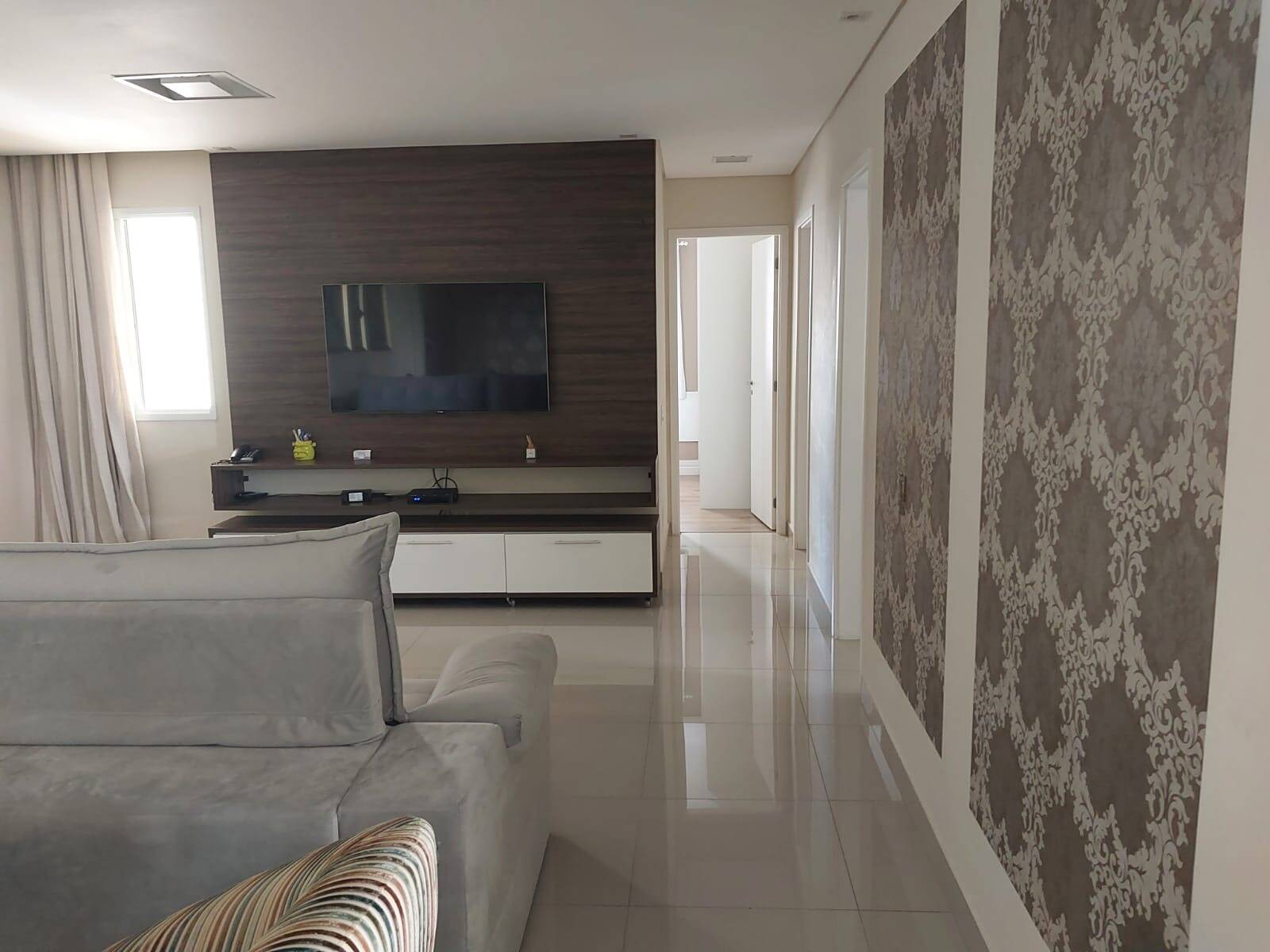 Apartamento à venda com 3 quartos, 131m² - Foto 2