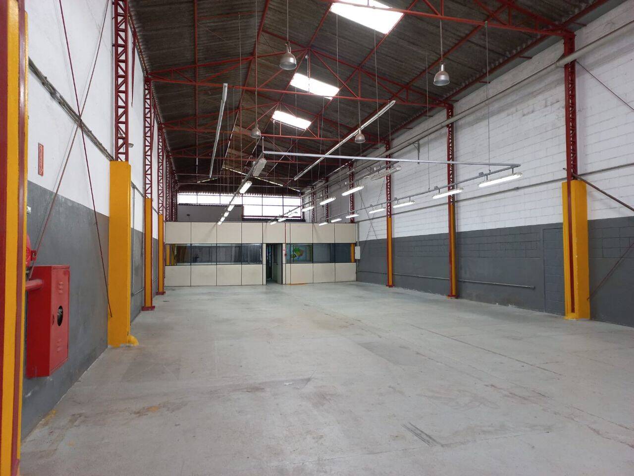 Depósito-Galpão-Armazém para alugar, 388m² - Foto 1