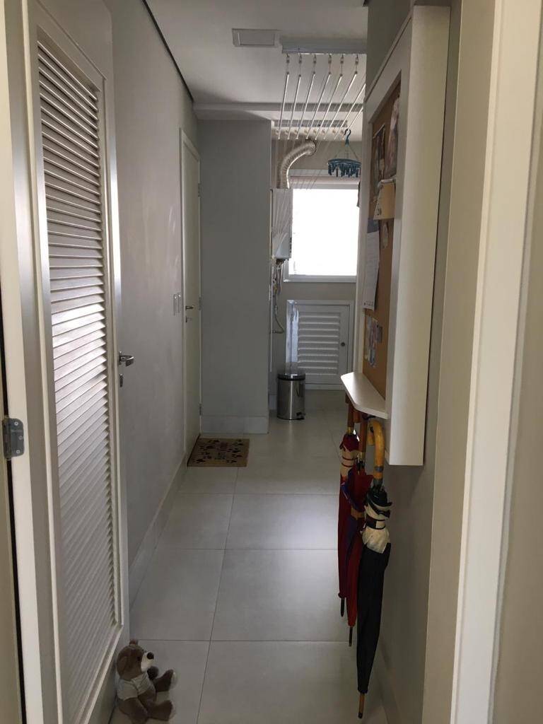 Apartamento à venda com 3 quartos, 216m² - Foto 17