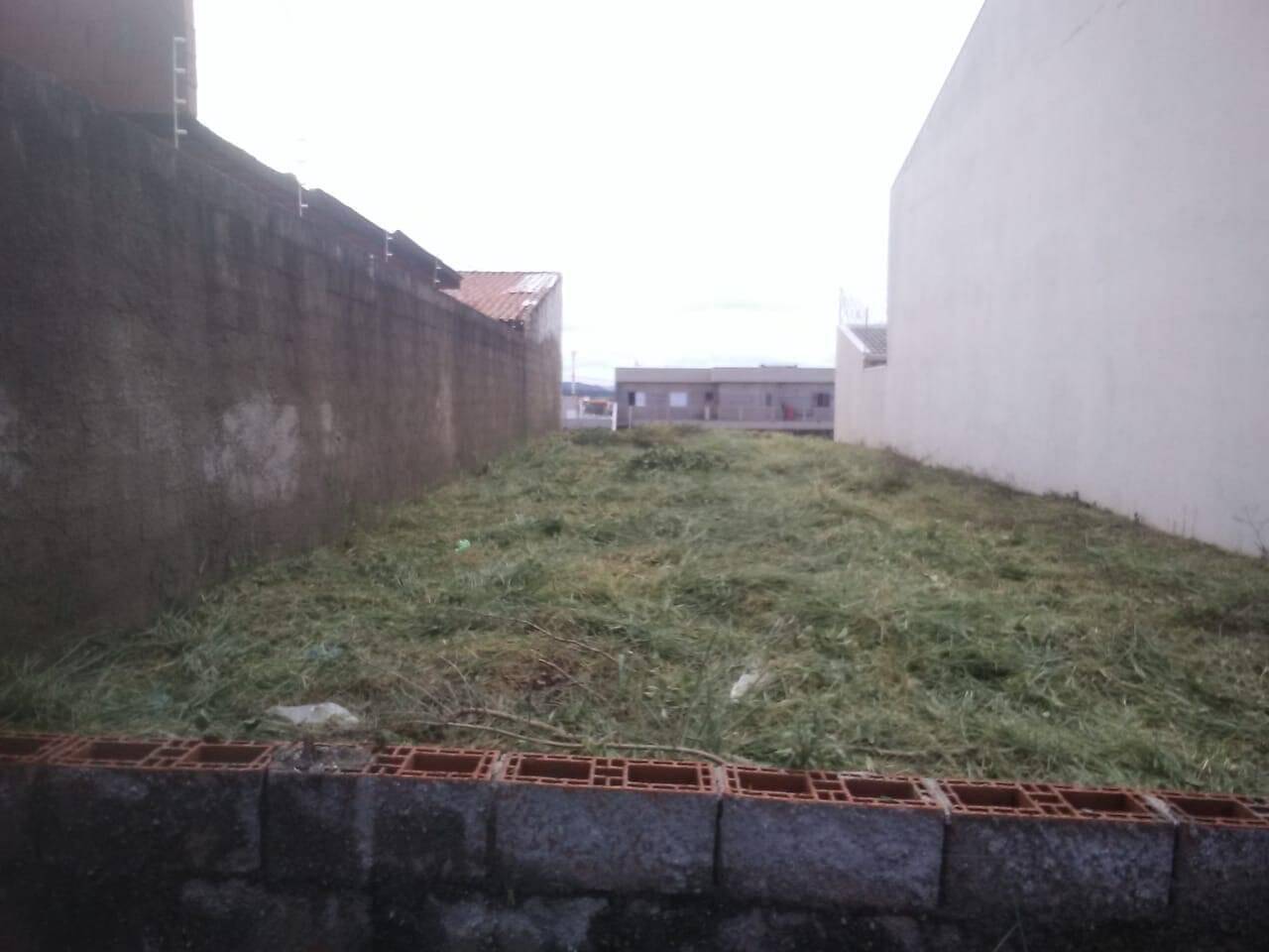 Terreno à venda, 180m² - Foto 1